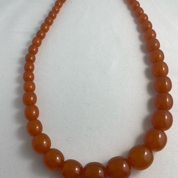 Elegant Amber Beaded Necklace - Picture 3 of 6